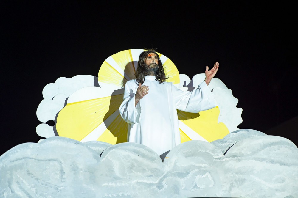 La tradicional representación de ‘La Pasión’ da la bienvenida en Adra a su esperada Semana Santa 2024