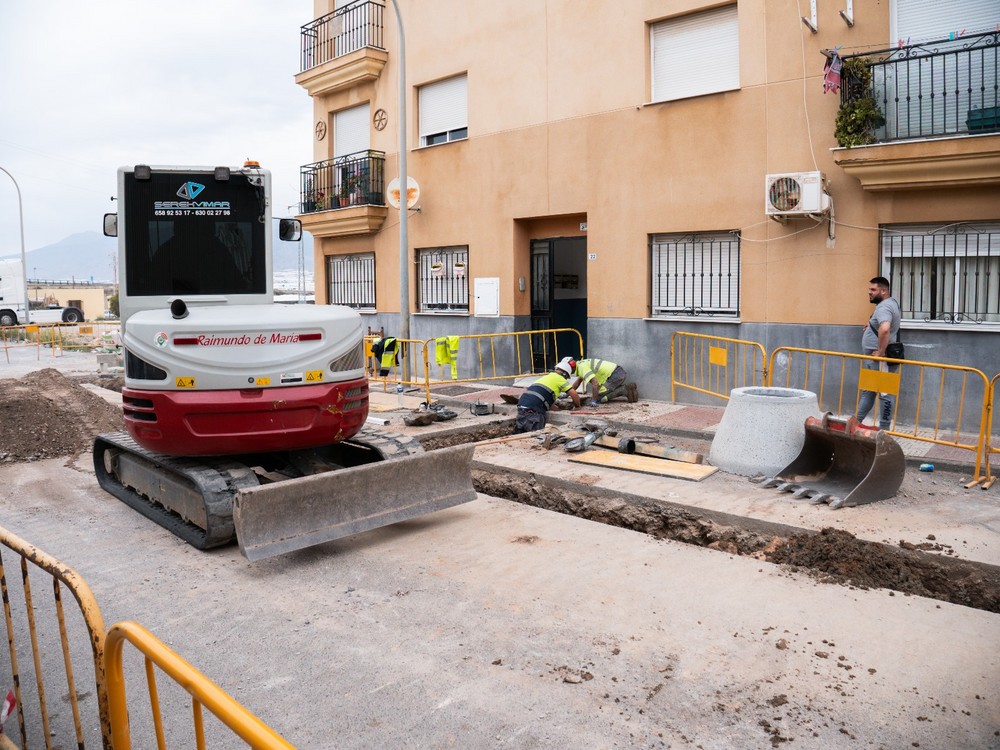 Roquetas acomete la renovación de los colectores de las calles Faro, Valle de Arán y Orotava
