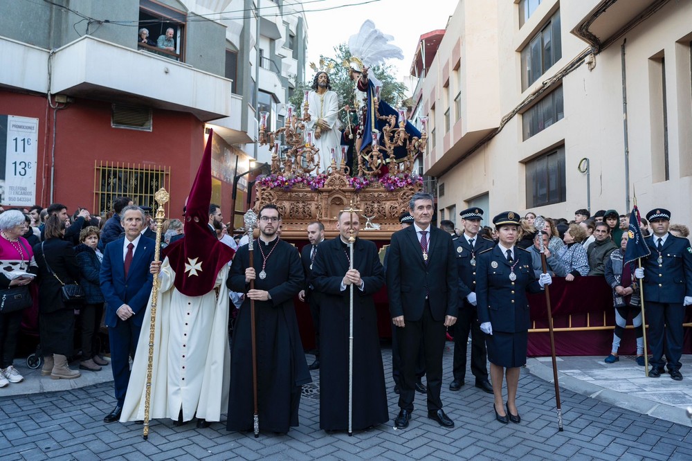 Este Martes Santo han procesionado en Adra Nuestro Padre Jesús en su Prendimiento y María Stma. de la Amargura