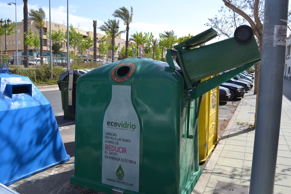 Más de 120  toneladas de vidrio se recogieron en Vícar durante el año 2023