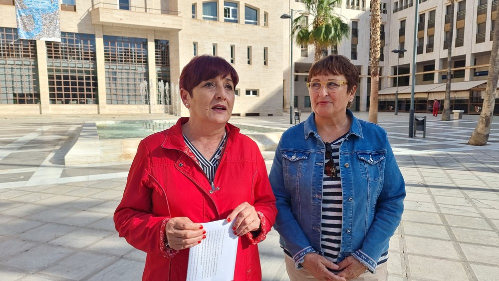 Las concejalas ejidenses Maribel Carrión y Araceli Soriano dejan el PSOE y se pasan al grupo de no adscritos