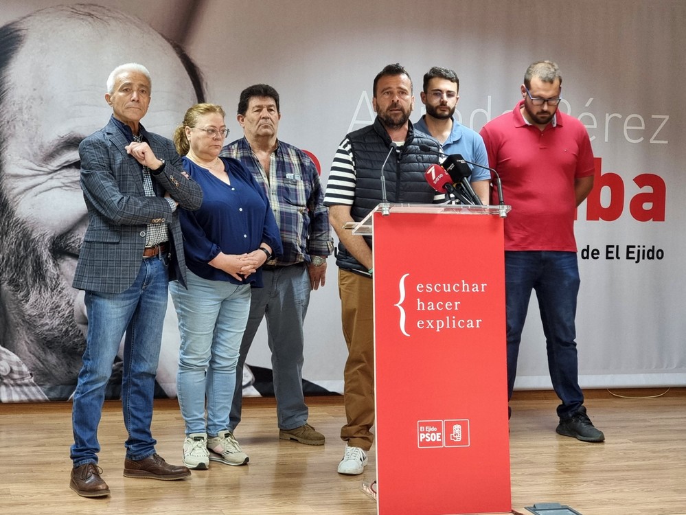 El PSOE de El Ejido reclama a las concejalas tránsfugas que devuelvan su acta