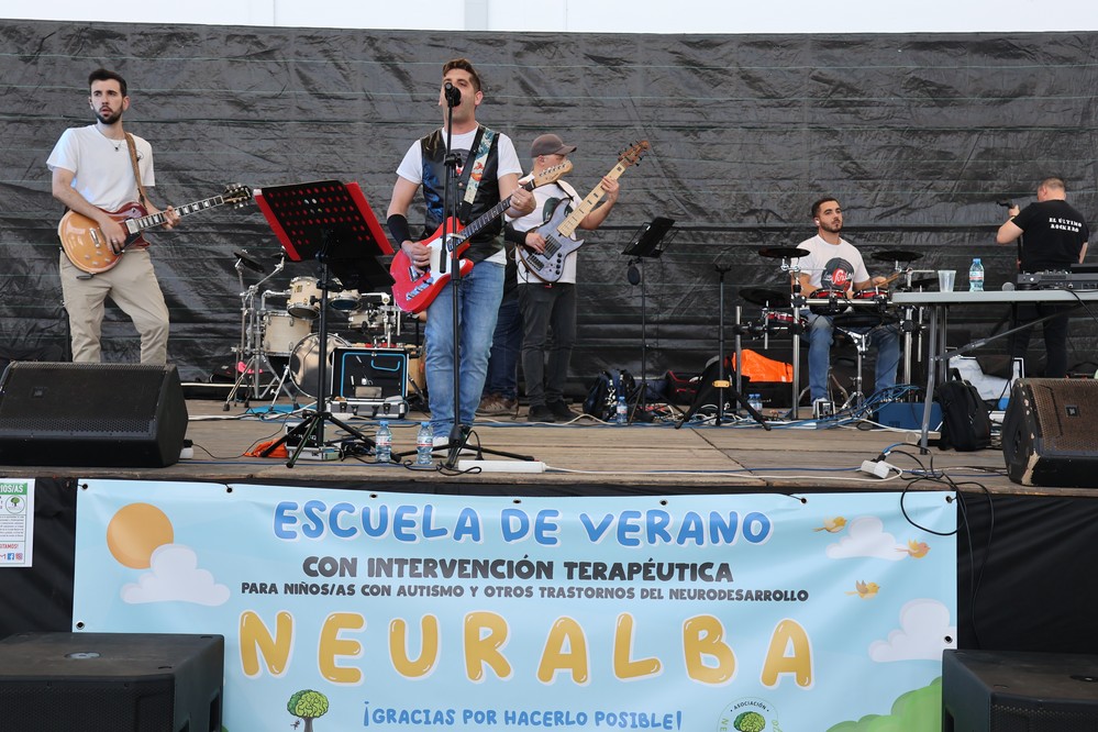 Neuralba Contigo recauda fondos para su Escuela de Verano con un concierto benéfico
