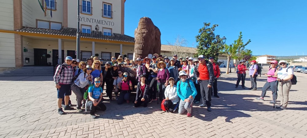  Medio centenar de senderistas descubren el pasado prehistórico del Padul de la mano del programa 'Deporte y Naturaleza'