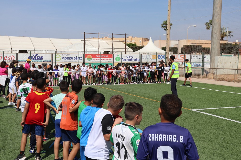 Unos 1.400 escolares participan en la ‘Carrera Escolar Intercentros’ de Las Norias de Daza