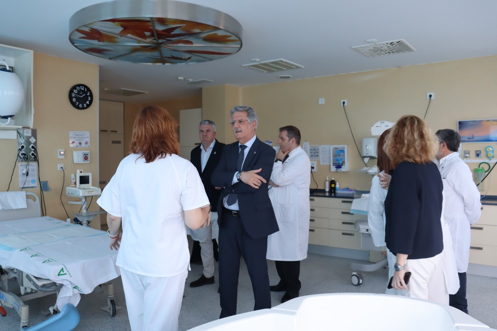 El secretario general de Humanización conoce los proyectos impulsados por el Hospital Universitario Poniente