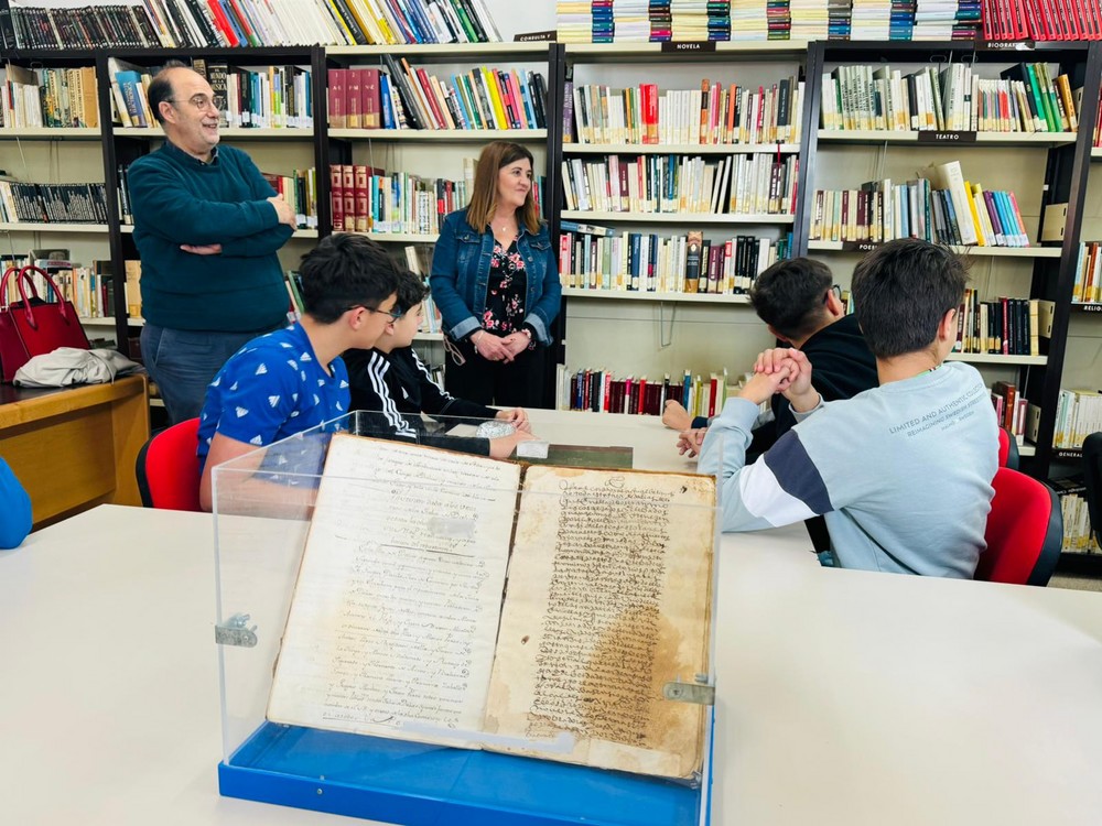 Dalías celebra la `fiesta de las letras´ en una jornada de actividades en todos los centros escolares y la residencia de mayores