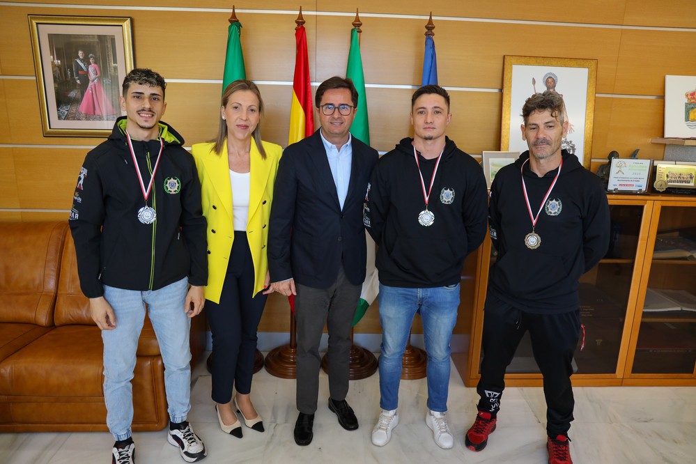 El alcalde felicita a los tres deportistas del club Musul situados en la elite mundial del Bricpol