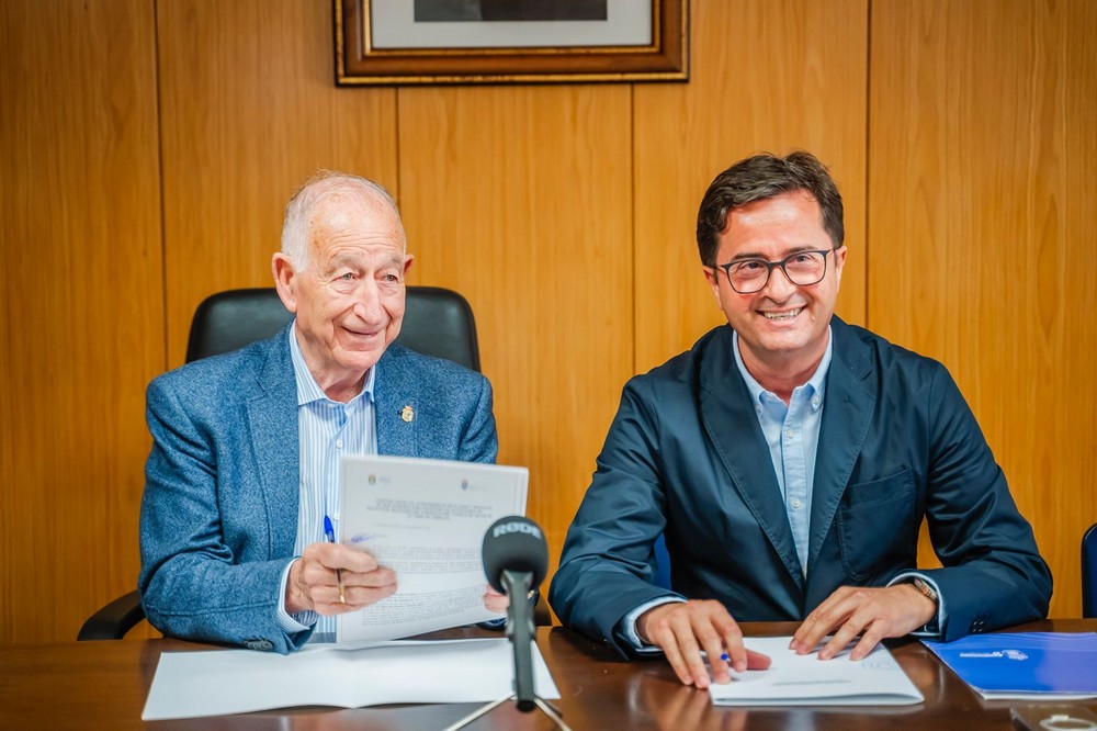 Amat y Góngora firman el convenio para garantizar la conservación de la Torre de Cerrillos