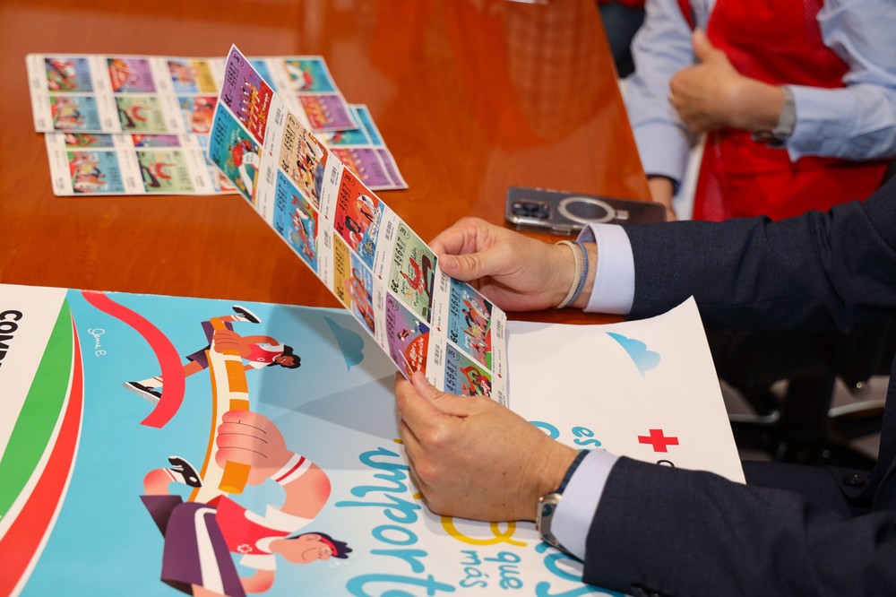 Góngora recibe a Cruz Roja y anima a los ejidenses a participar en el Sorteo del Oro