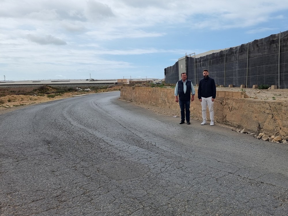 El PSOE de El Ejido urge al equipo de gobierno a eliminar los puntos negros del Camino de Cabriles