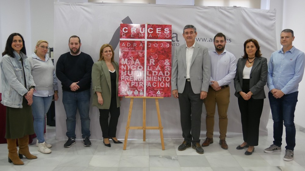 Casi una veintena de participantes en el Concurso de Cruces de Mayo 2024 de Adra