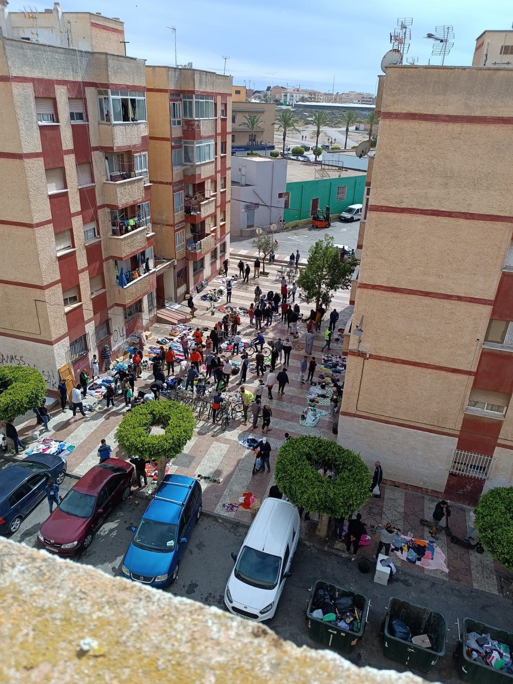 El PSOE acusa a Amat de ser "incapaz de controlar el mercadillo ilegal" de Las 200 Viviendas
