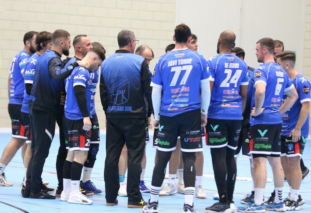 Conteniendo a un serio BM Águilas, el CBM Cantera Sur El Ejido llega a 25 triunfos (25-32)