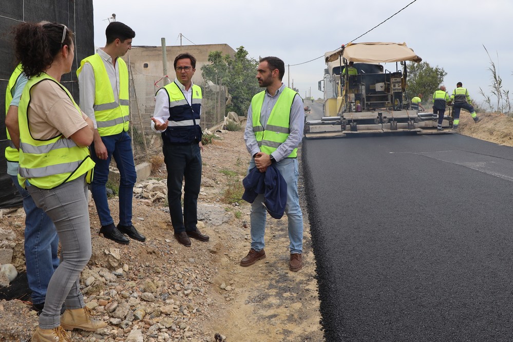 El Ayuntamiento destina 360.000 euros para la mejora de la evacuación de pluviales y el refuerzo del pavimento del camino rural del Alcor de Balerma
