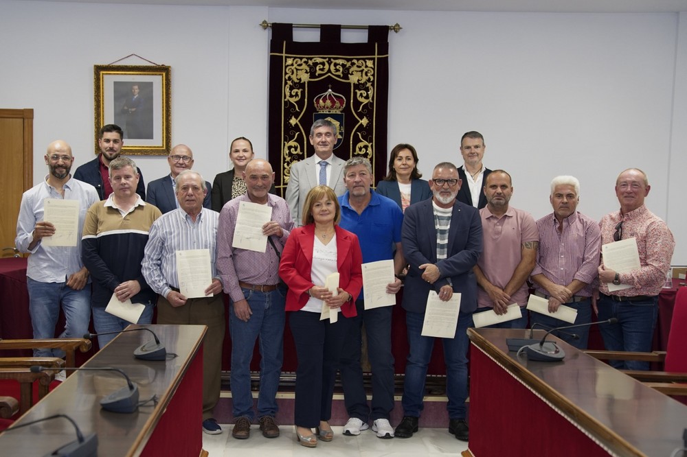 Toman posesión una decena de empleados públicos del Ayuntamiento de Adra tras el proceso de consolidación