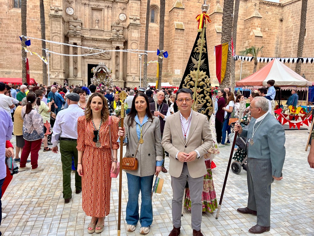 El Ayuntamiento acompaña a la Hermandad del Rocío de El Ejido en la Misa de Romeros y Salida de Carretas