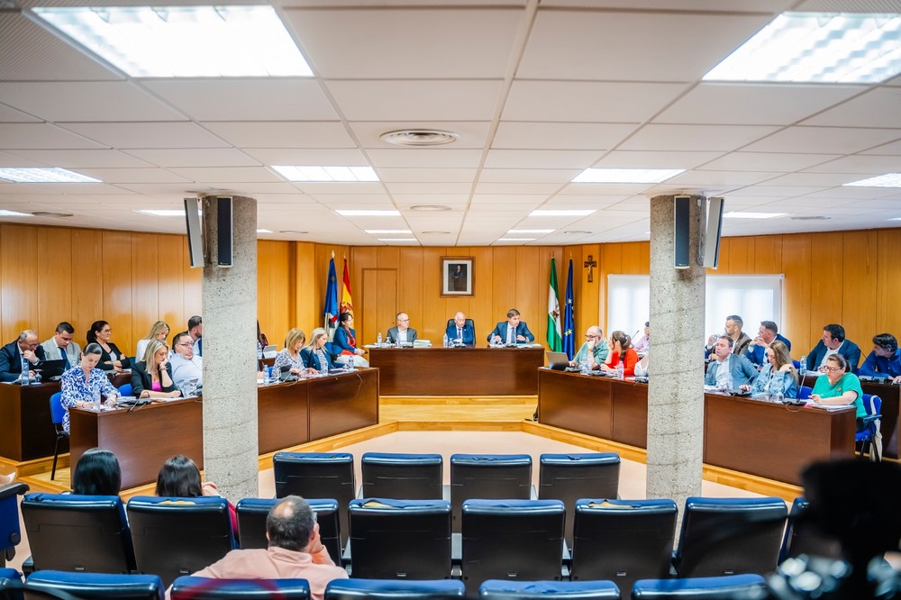 El Pleno del Ayuntamiento de Roquetas aprueba la moción del Grupo Popular en defensa de la seguridad en la provincia