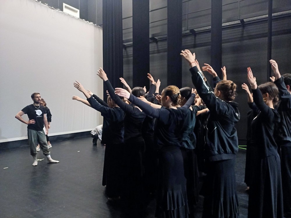 El coreógrafo Marco Flores estrena El Preludio en  el Teatro Auditorio de El Ejido