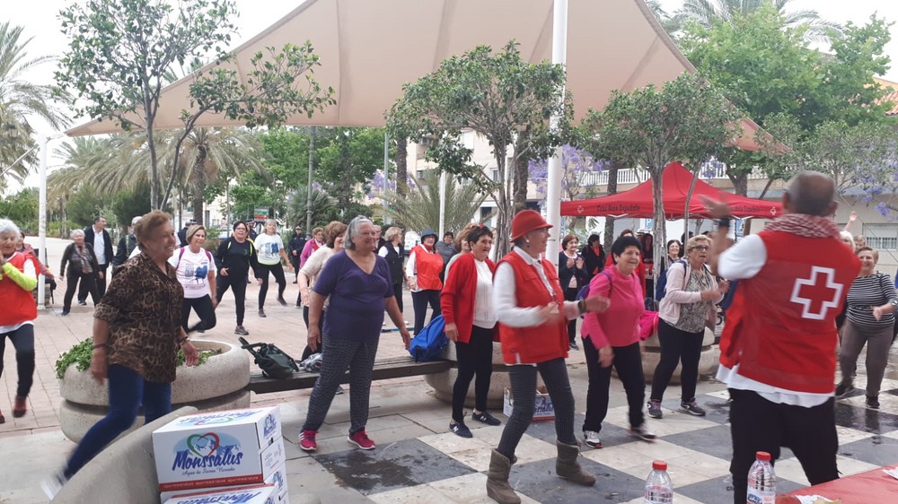 Un centenar de inscritos en la II Marcha Nórdica del programa 'En Mayo, Vícar es Salud'