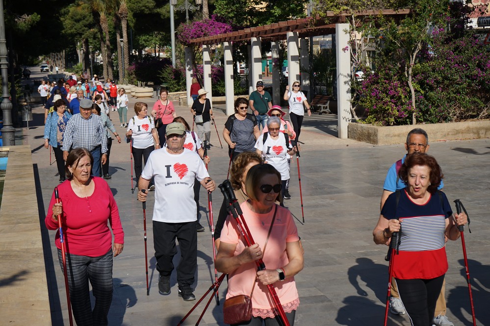 La II Marcha Nórdica bate récord de participación y congrega a más de 200 personas