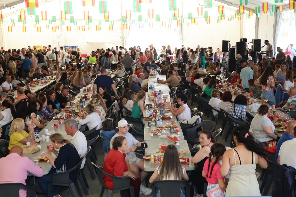 La tradicional degustación de huevos fritos con chorizo da el pistoletazo de salida a las fiestas de Santa María del Águila
