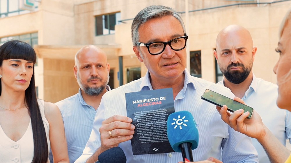 Gavira defiende desde El Ejido el ‘Manifiesto de Algeciras’ como “el plan de VOX” frente a las “políticas de puertas abiertas” que PP y PSOE acuerdan en Europa