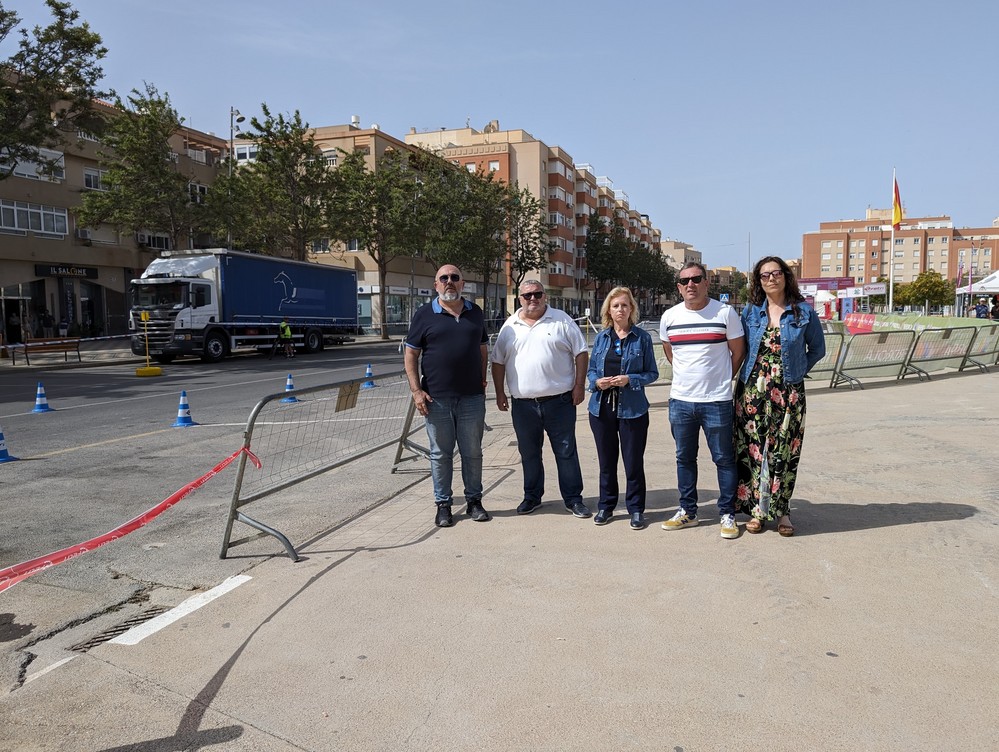 El PSOE de Roquetas exige dimisiones ante el caos de tráfico de las pruebas de triatlón que “incluso llegó a poner vidas en peligro”