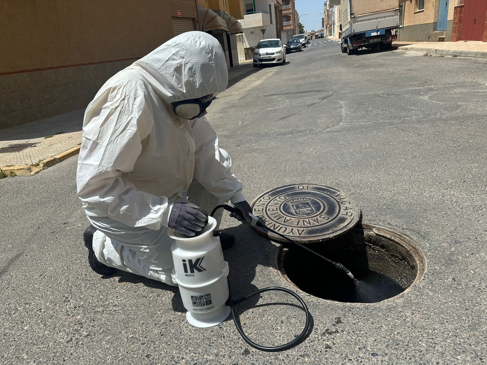  La campaña de desinsectación en el municipio centra sus trabajos estos días en la zona de Las Cabañuelas