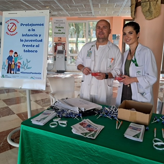El Hospital Universitario Poniente anima a romper con el tabaquismo en el Día Mundial Sin Tabaco