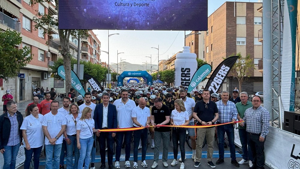 La Indomable reúne a 2.000 participantes para recorrer la Sierra de Gádor