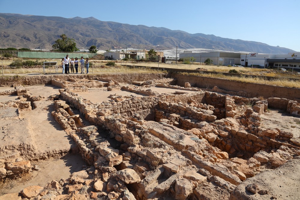 Ayuntamiento y Junta estrechan la colaboración para avanzar en la investigación y puesta en valor cultural y turística del Yacimiento de Ciavieja