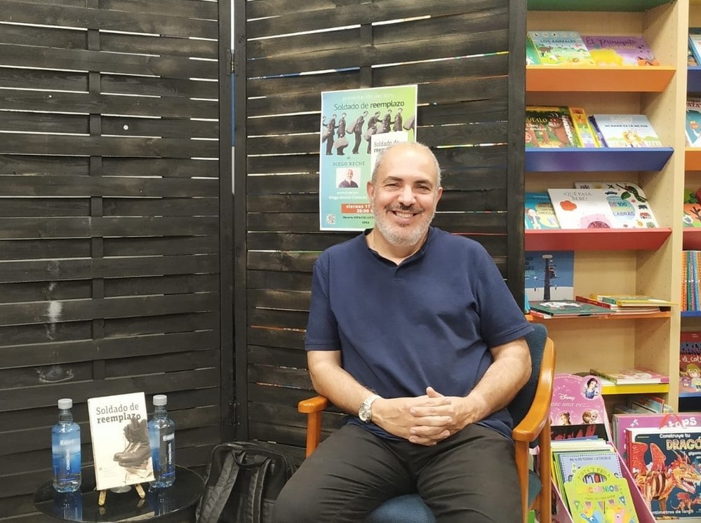Diego Reche presenta este jueves su novela ‘Soldado de reemplazo’ en el Castillo de Santa Ana en Roquetas