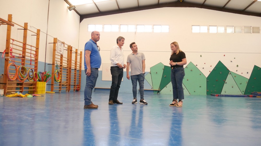 Manuel Cortés visita el CEIP Mare Nostrum tras las obras de mejora ejecutadas en este centro escolar de Adra