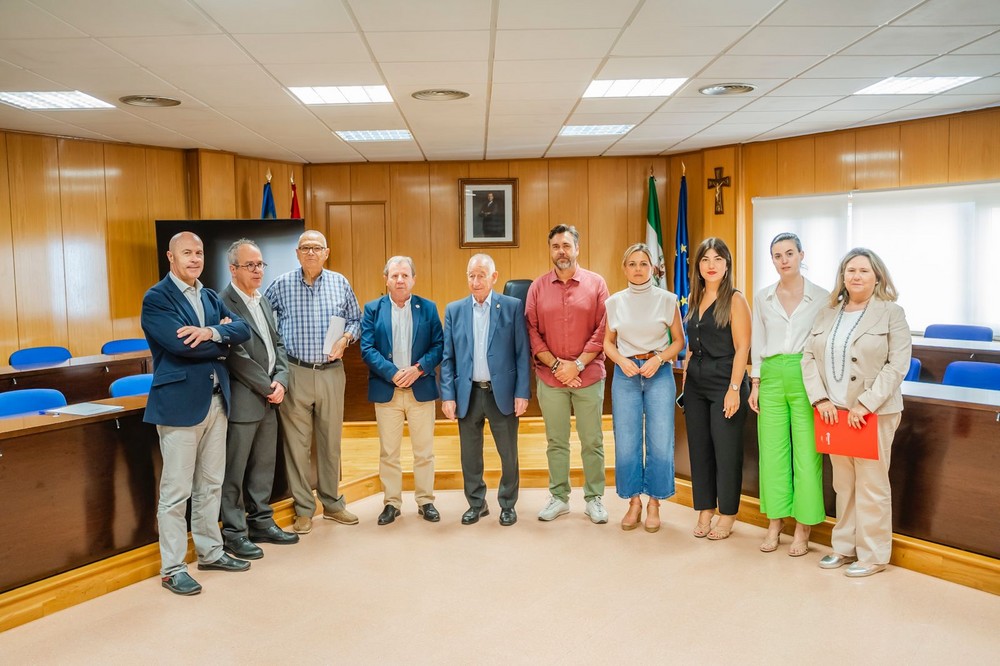 Firma de convenios de colaboración con Cámara de Comercio, Banco de Alimentos y Promotores Turísticos