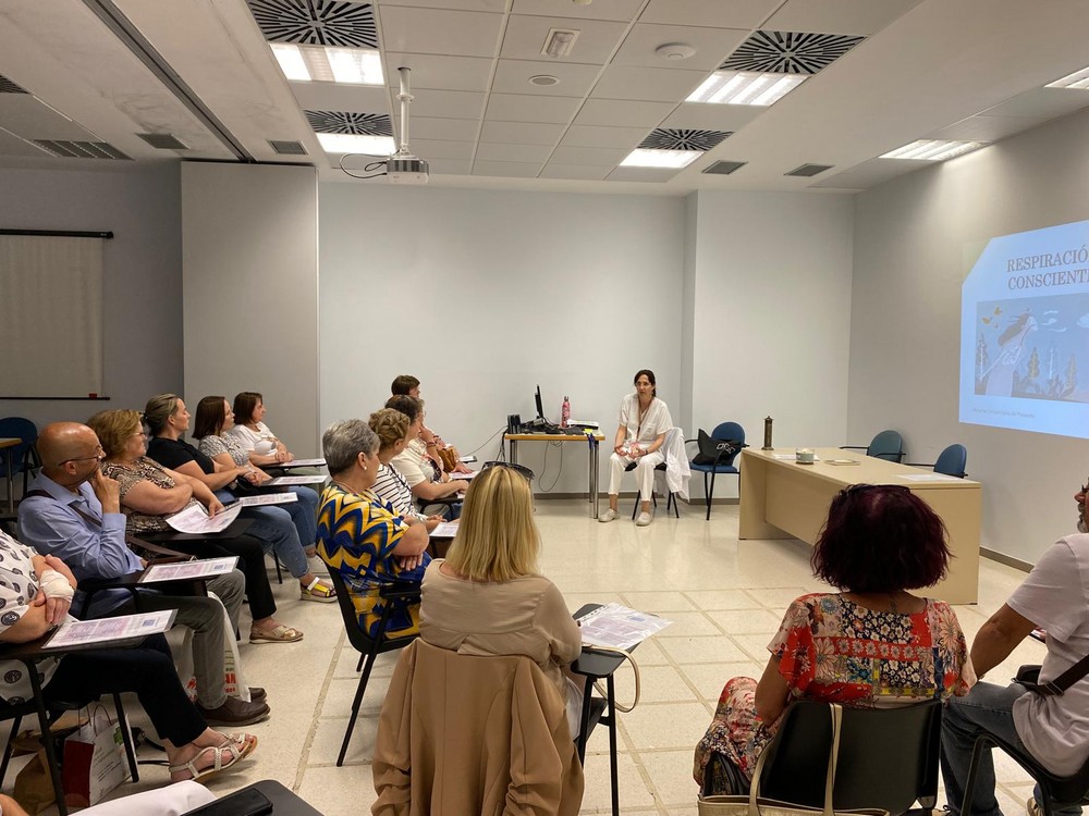 El Hospital Universitario Poniente impulsa una nueva edición de su Escuela de Pacientes con Dolor Crónico