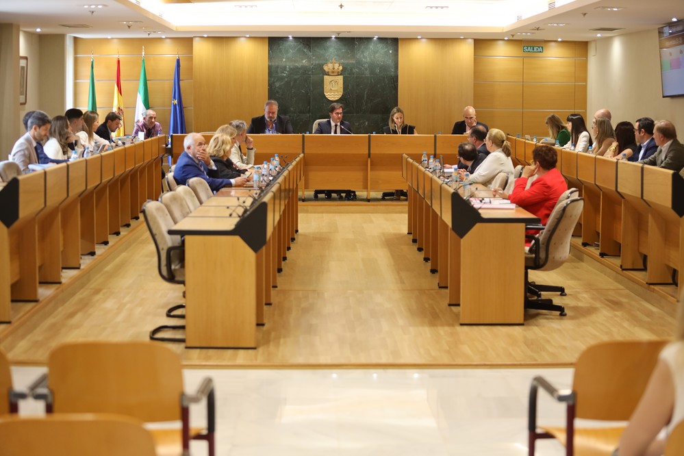 Aprobada la ampliación del contrato por el incremento de los servicios llevados a cabo en 2023 en el contrato de limpieza y recogida y transporte de R.S.U. en El Ejido