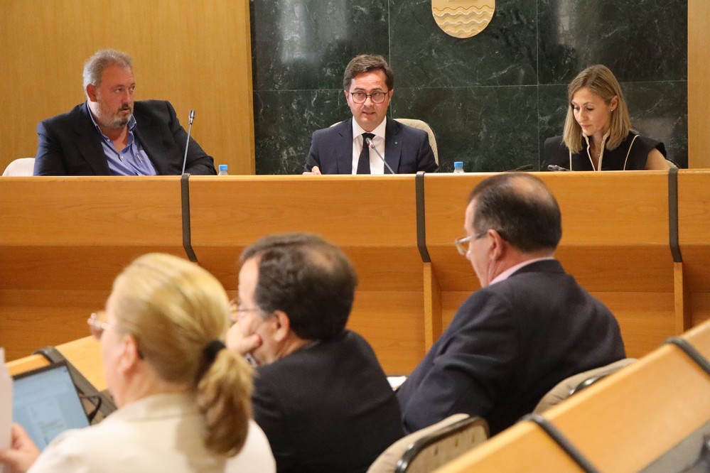 Aprobado el reglamento para la concesión de Honores y Distinciones del Ayuntamiento de El Ejido