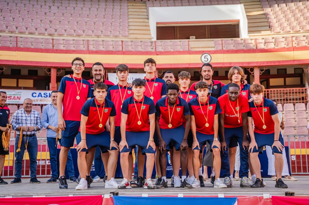 Más de 1.100 alumnos de la Escuela Municipal de Fútbol de Roquetas de Mar despiden la temporada 2023/2024