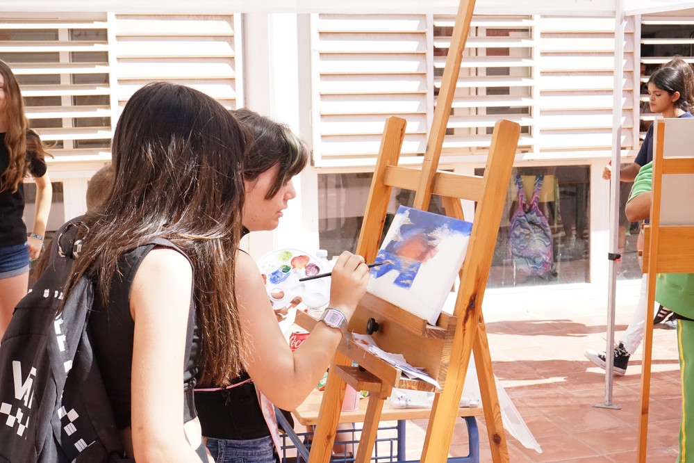 Los alumnos del IES Puebla de Vícar dan la bienvenida al verano con las primeras Jornadas Culturales