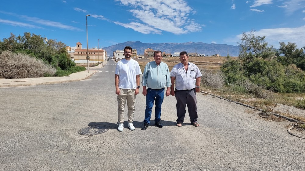 El PSOE reclama señalización en los accesos a la playa de Guardias Viejas