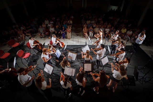 La Orquesta Joven de la Escuela Municipal de Música de Roquetas de Mar actúa este viernes en ‘Mare Musicum’