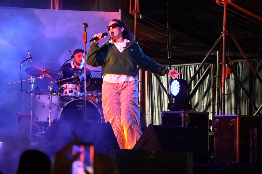 La música urbana de Lia Kali, Queralt Lahoz y Vera GRV reúne a miles de jóvenes en el ‘YOUTH FEST El Ejido 2024’