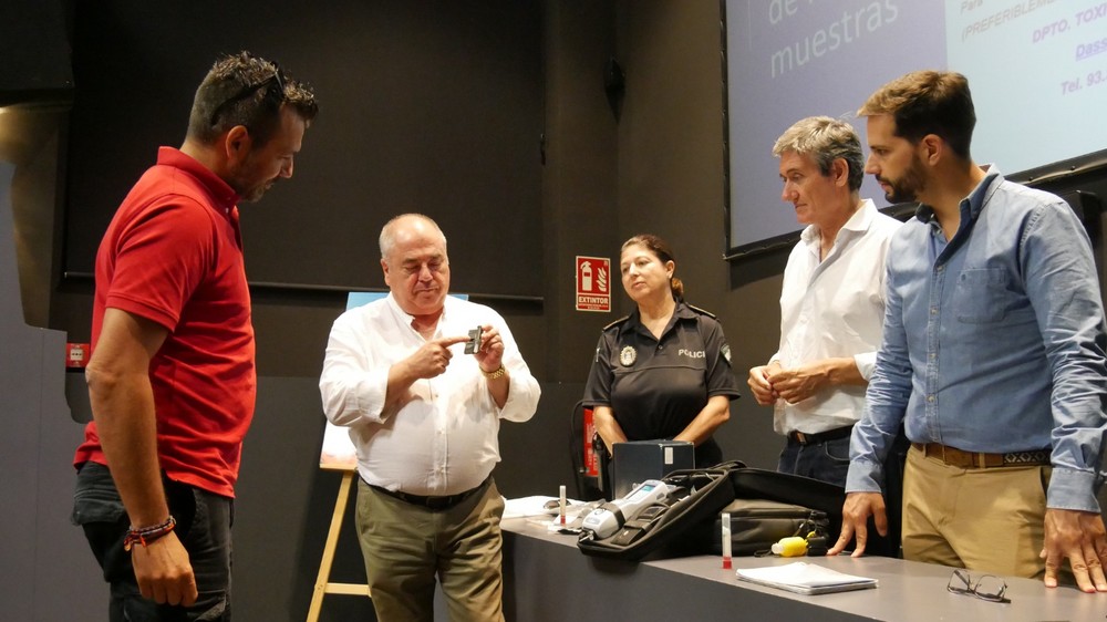 Ayuntamiento de Adra amplía el equipo material de la Policía Local con un dispositivo de detección de estupefacientes