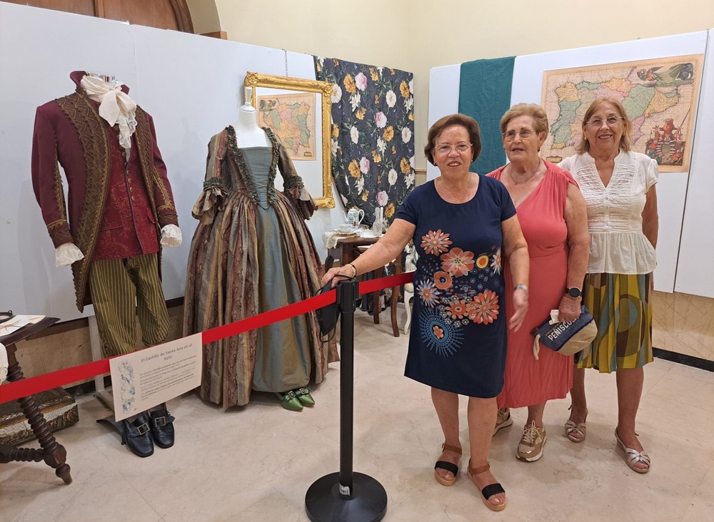 Una exposición en Roquetas de Mar recrea los acontecimientos más importantes del siglo XVIII en el municipio