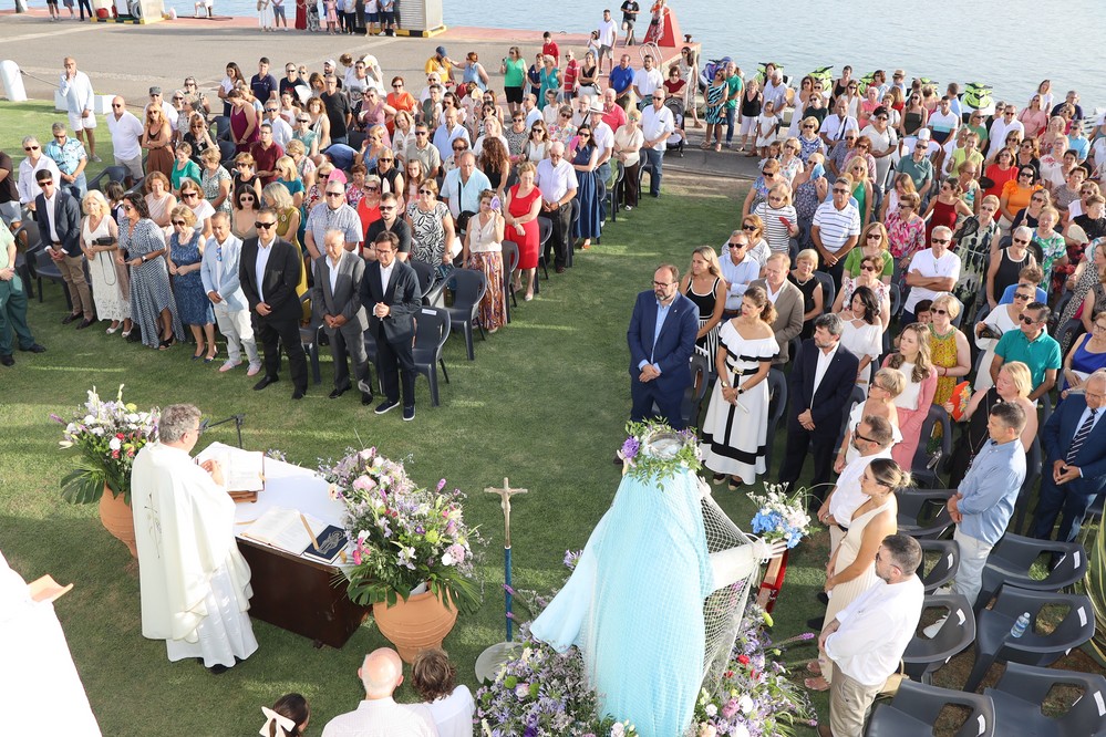 Almerimar se rinde a la Virgen del Carmen