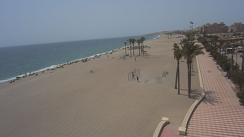 Encuentran el cuerpo de un hombre de 50 años en la playa de Las Salinas de Roquetas