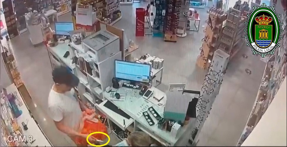 Detenido tras atracar a punta de cuchillo una farmacia en El Ejido