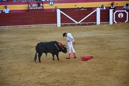 Roca Rey se corona en el coso de Roquetas mostrando su alto nivel taurino