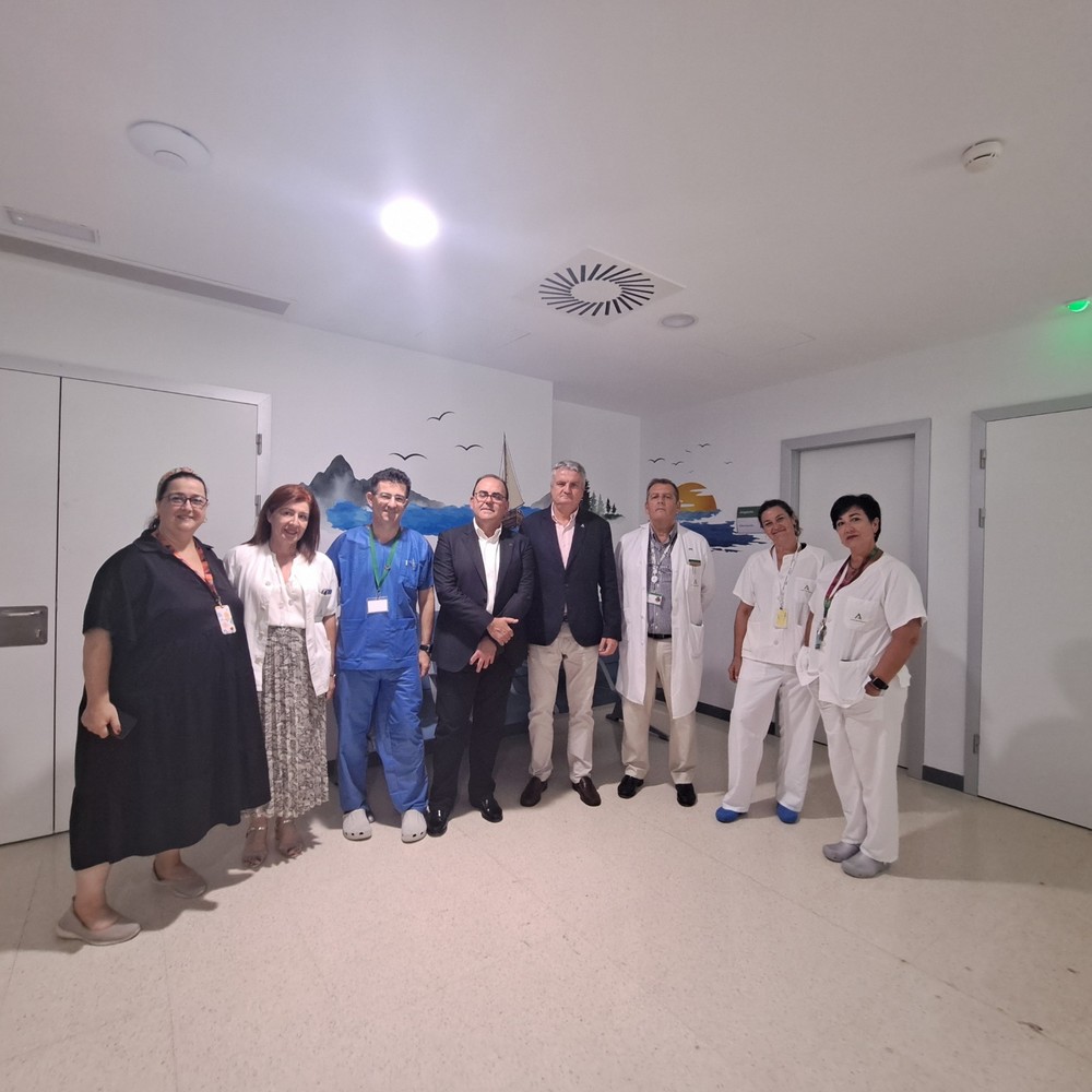 El Hospital Universitario Poniente humaniza su sala de espera para acompañantes de la UCI